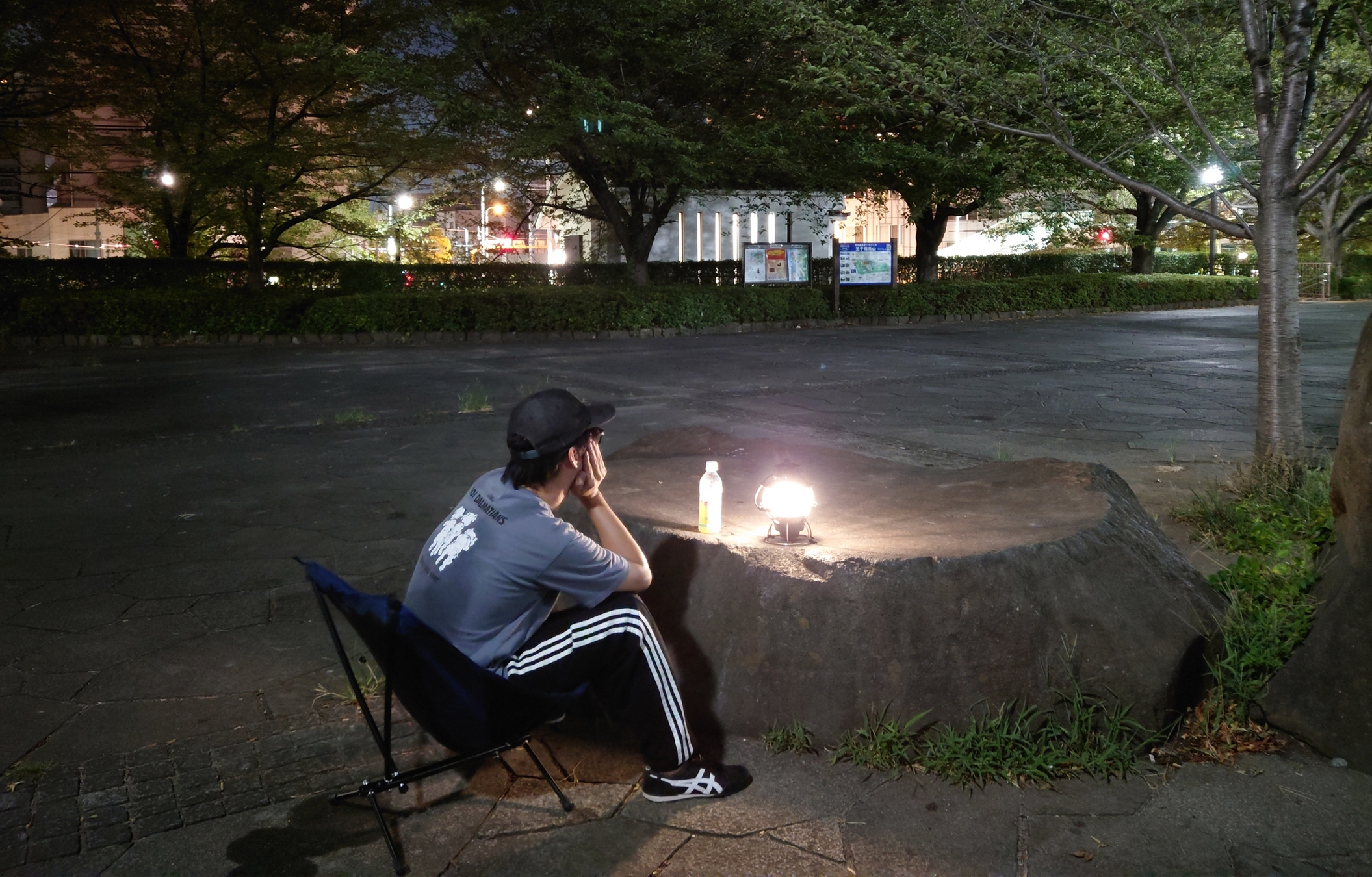 夏の夜を楽しむ新習慣】ランタンひとつで変わる、ナイトチェアリングの 