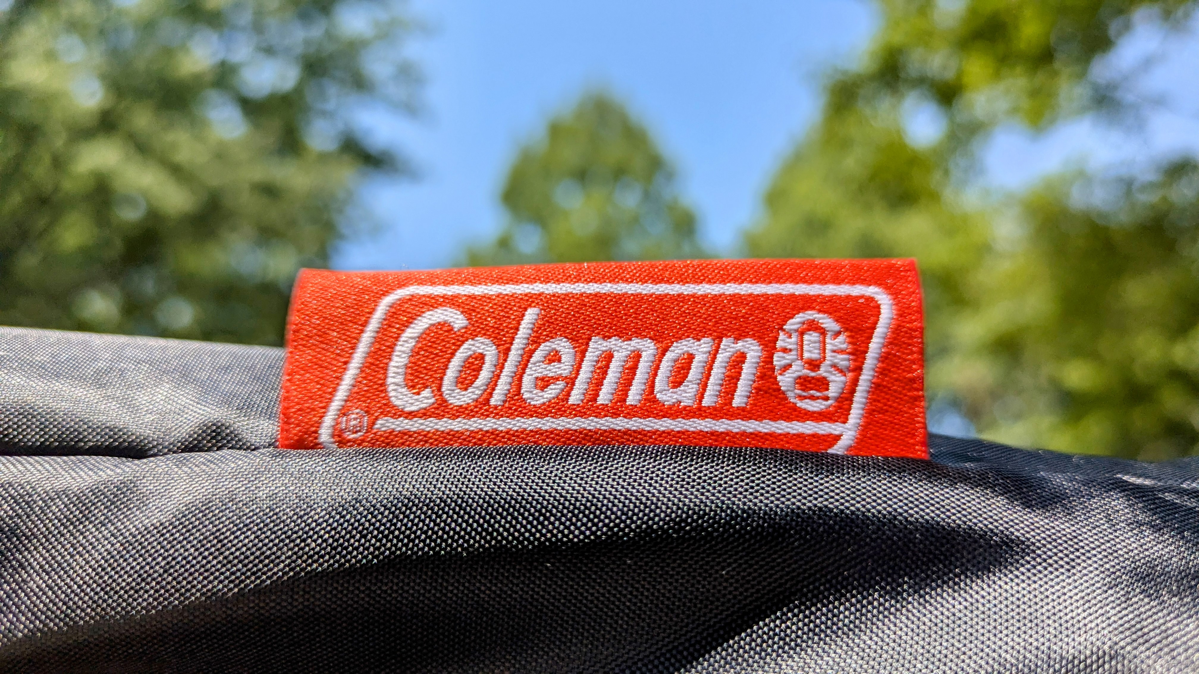 【徹底レビュー】コールマン コンパクトトレッキングスツール｜約375gで超軽量！1秒組み立ての万能折りたたみ椅子